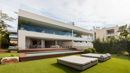 Exclusief Dubbel Penthouse te Koop in White Angel Talamanca, Ibiza