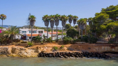Villa te Koop aan Zee in Santa Eulalia, Ibiza