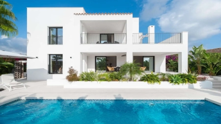 Moderne luxe villa Sa Carroca met zwembad & Dalt Vila uitzicht